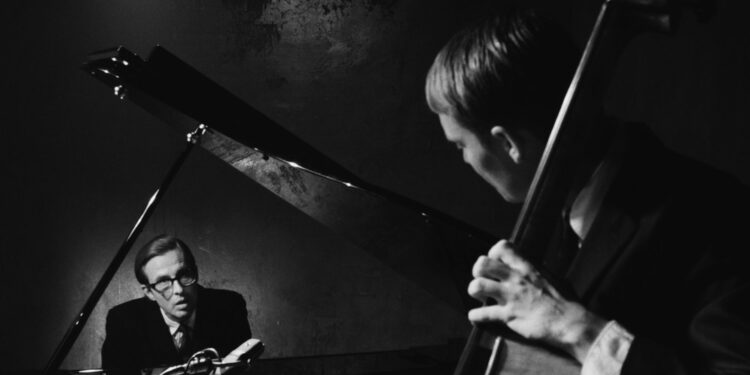 Docmaker Grant Gee Changes Tune for ‘Everybody Digs Bill Evans’