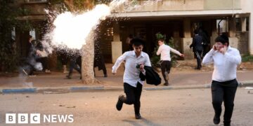 Female Israeli soldiers rescued after being chased by ultra-Orthodox men