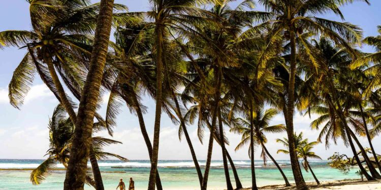 9 Best Caribbean Islands to Retire