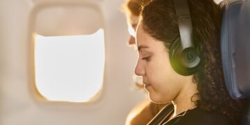 10 In-flight Travel Essentials, per a Flight Attendant