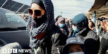 Australia bans citizen trying to return from IS camp in Syria