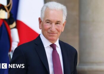 US ambassador to France set for talks with foreign minister after row