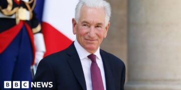 US ambassador to France set for talks with foreign minister after row