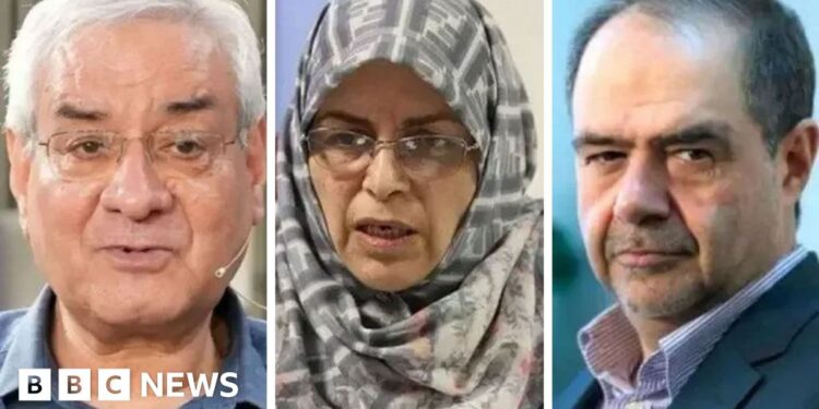 Iran arrests reformists as crackdown on dissent widens, reports say