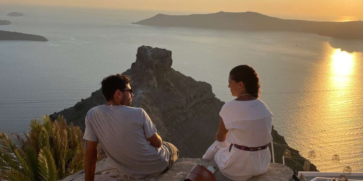 How to Plan the Perfect Honeymoon in Greece