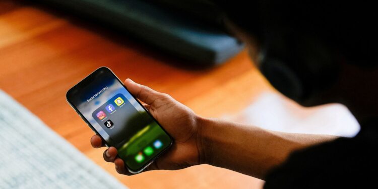 Is social media addictive? | Social Media News