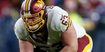 Chargers reach deal with C Tyler Biadasz, source says