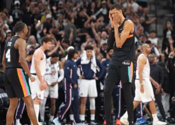 Wemby emotional after Spurs’ 25-point comeback over Clippers