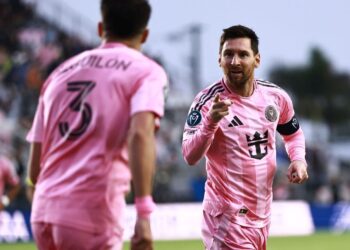 Lionel Messi hits 900th career goal, but can he reach 1,000? Can he pass Ronaldo?