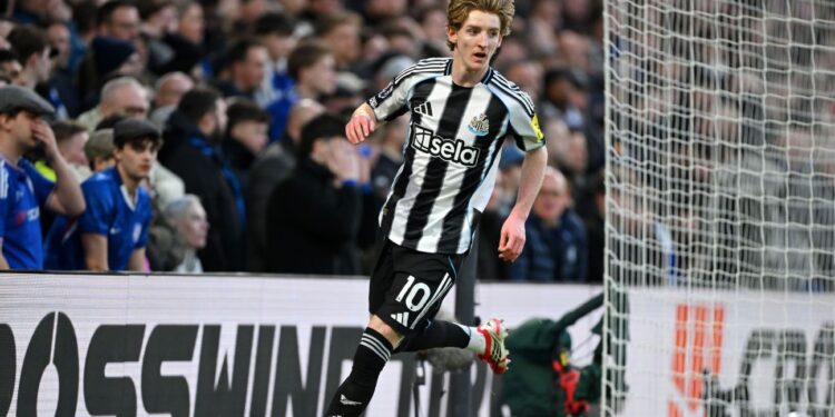 Transfer rumors, news: Liverpool eye Gordon to replace Gakpo