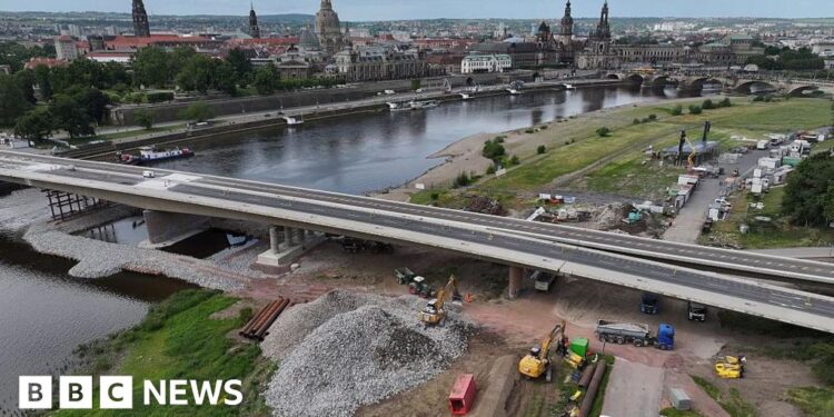Large parts of Dresden evacuated after 250kg WW2 bomb found