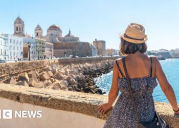 Easter holidaymakers switching from Dubai to Spain as flights fill up