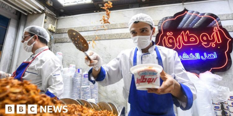 Shops and restaurants in Egypt told to close early as energy crisis deepens