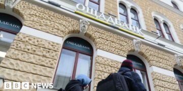 Hungary confirms it is holding seven Ukrainian bank workers and $80m