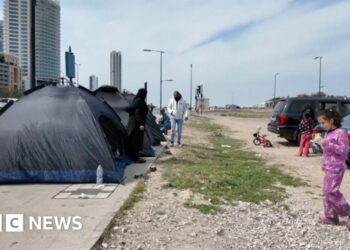 Beirut evacuees ‘sleeping in tents and cars’