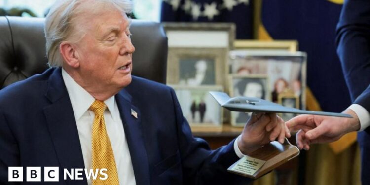 Surge in US gas prices deepens political peril for Trump over Iran