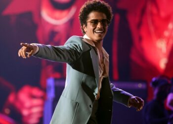 Bruno Mars’ ‘The Romantic’ Becomes His First to Bow at No. 1