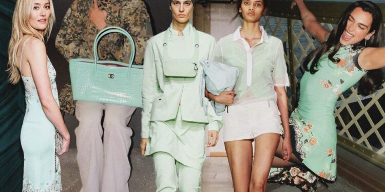 Toothpaste Dressing Is the Minty Fresh Trend We’re All-in On