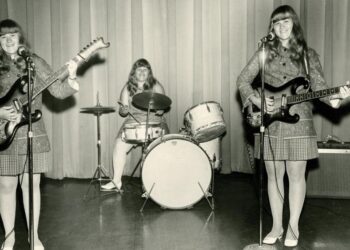 Captivating Doc on Polarizing Band