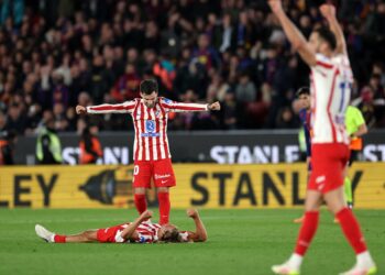 Atletico Madrid reach Copa del Rey final despite 3-0 loss at Barcelona | Football News