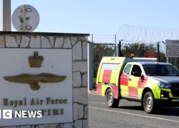 Cyprus leader calls for frank discussion on 'colonial' UK bases