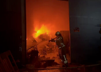 Suspected Iranian missile debris ignites fires in central Israel | Conflict