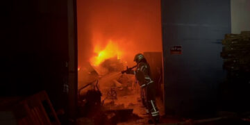 Suspected Iranian missile debris ignites fires in central Israel | Conflict