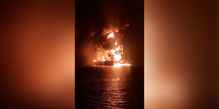 Massive fires on two oil tankers after attack in Iraqi waters | US-Israel war on Iran