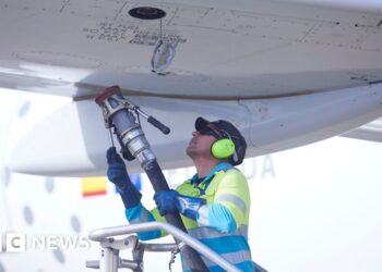 EU airline industry warns of fuel shortages if Strait of Hormuz stays closed