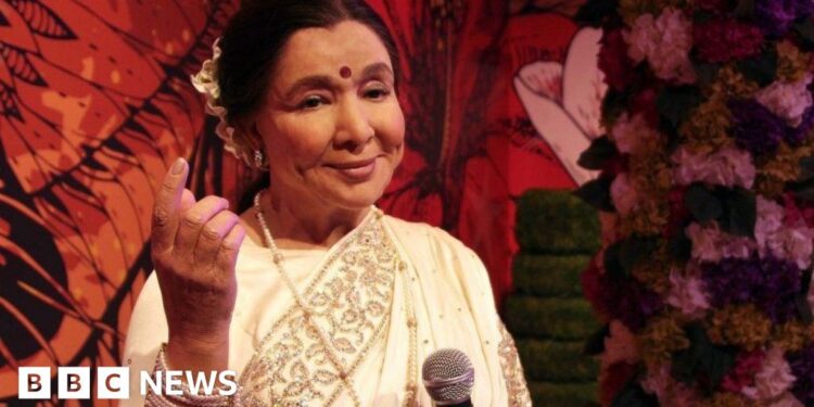 Asha Bhosle: The sound of Bollywood dies aged 92