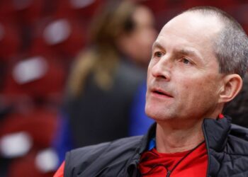 Sources: Bulls fire VP Arturas Karnisovas, GM Marc Eversley