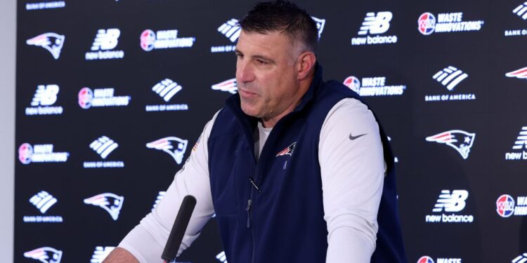 Mike Vrabel had ‘difficult conversations’ over Russini photos