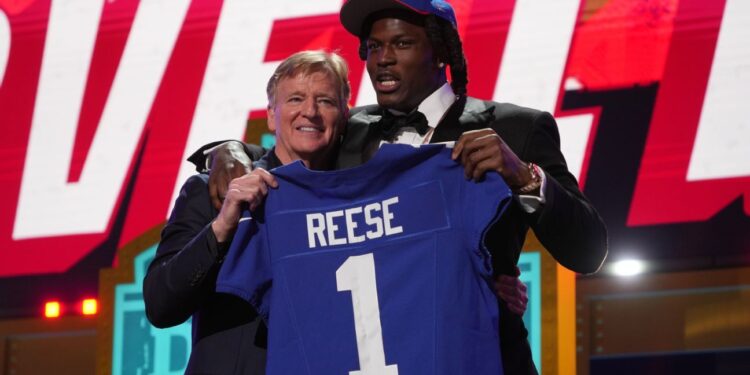 Giants draft Arvell Reese at No. 5, Francis Mauigoa at No. 10