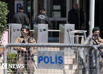 One gunman killed and two injured in shooting at Israeli consulate in Istanbul