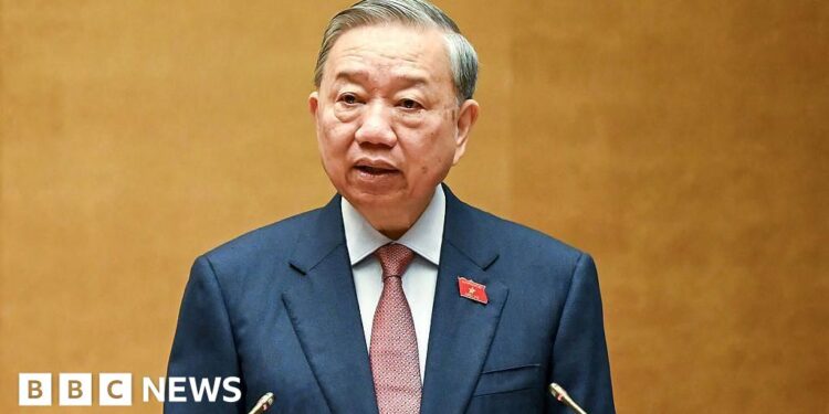 Vietnam's leader To Lam strengthens power in unanimous assembly vote