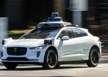 Emergency First Responders Say Waymos Are Getting Worse