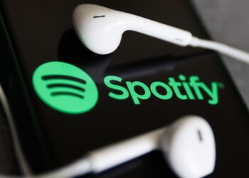 Revenue Rises 8%, Premium Subs Decline in North America
