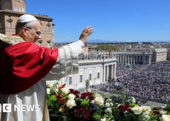Pope Leo calls for global leaders to choose peace in his first Easter Mass