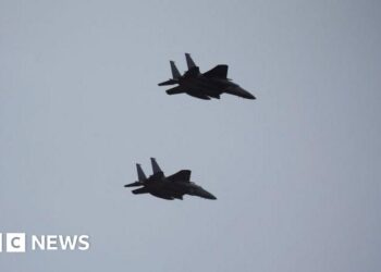 South Korean fighter jets collided due to pilots snapping pictures, report finds