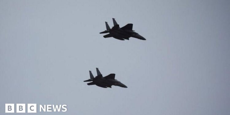 South Korean fighter jets collided due to pilots snapping pictures, report finds