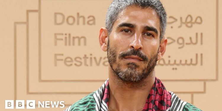 US-Kuwaiti journalist held in Kuwait over social media posts acquitted, lawyers say