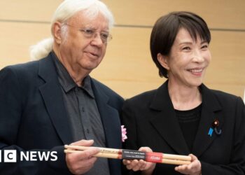 'You are my god', Japan's PM tells British rock band Deep Purple