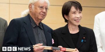 'You are my god', Japan's PM tells British rock band Deep Purple
