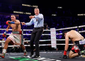 Boxing results: Benavidez stops Ramirez, becomes three-division champ
