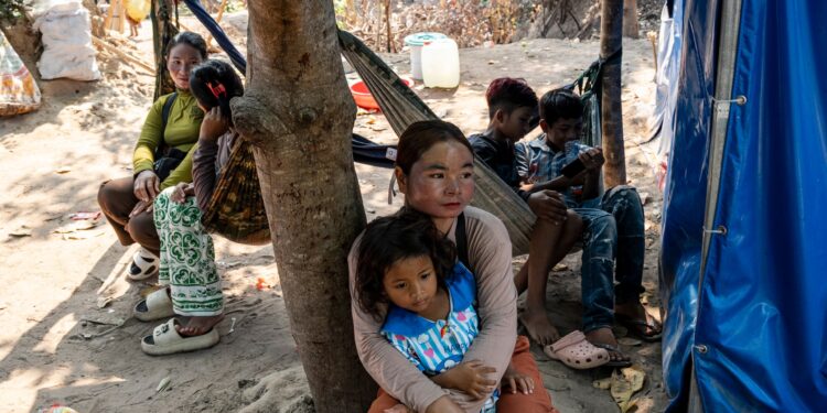Cambodians struggle with displaced lives amid tense ceasefire with Thailand | Border Disputes News