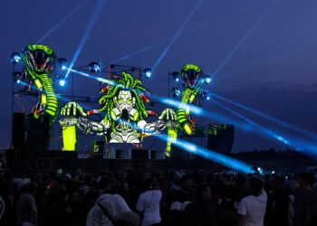 Illegal ‘free party’ at French military site draws up to 40,000 ravers | Music