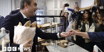 French PM fuels row with trip to buy baguettes